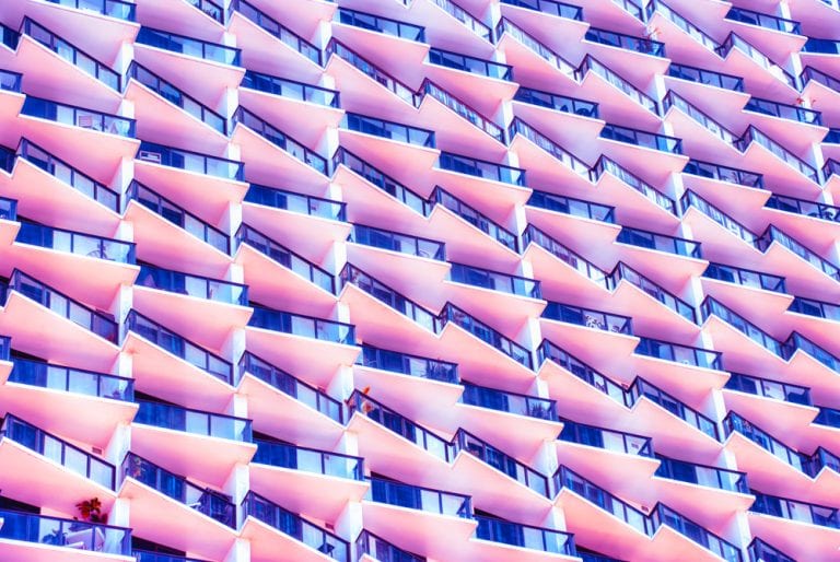 A Vibrant Touch of Tropical Charm